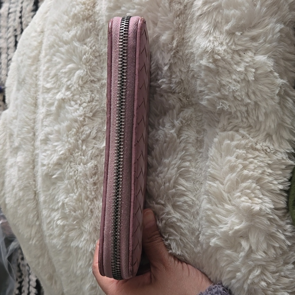 Bottega Venta Preloved wallet great condition inside & out, mauve. - Picture 8 of 14